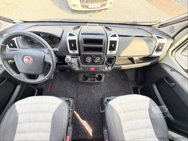 Caravana semiintegrada SUNLIGHT T 69 L *Queensbett-Hubbett*