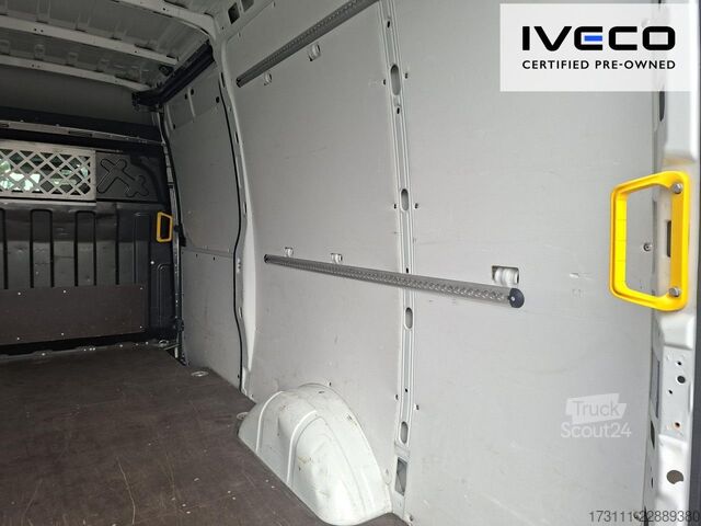 Furgoneta de caja alta IVECO Daily 35S16V RS 3520L / Klima / Bluetooth