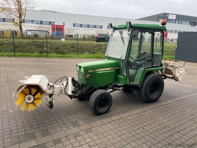 Tractor de curte John-Deere Schlepper 855 Salzstreuer/Besen