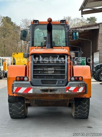 Chargeuse sur pneus DOOSAN DL 250 4x4 inkl. Schaufel 121kW