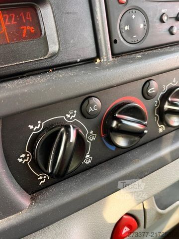 Anpassad skåpbil RENAULT Verkaufsmobil Borco Höhns