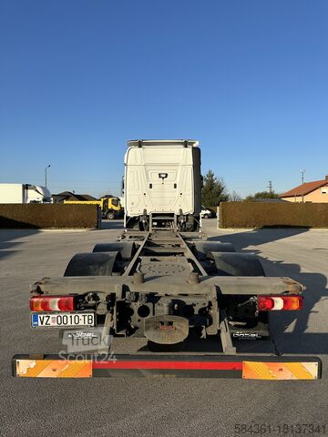 Tovornjak z zamenljivo karoserijo Mercedes-Benz Actros 2545L