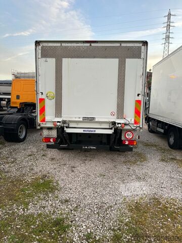 Škatlasti tovornjak IVECO EUROCARGO 120E25