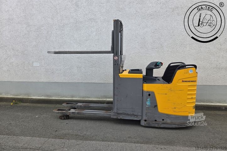 Préparateur de commandes double niveau Jungheinrich ERD 220