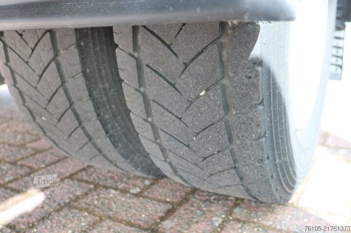 Чемодан DAF LF 230 FA Bak+ Dhollandia klep 1500 KG 6 cilind...
