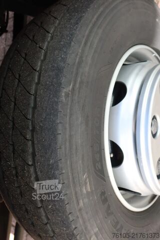 Чемодан DAF LF 230 FA Bak+ Dhollandia klep 1500 KG 6 cilind...