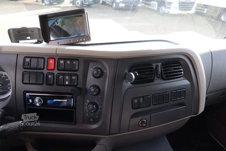 Чемодан DAF LF 230 FA Bak+ Dhollandia klep 1500 KG 6 cilind...