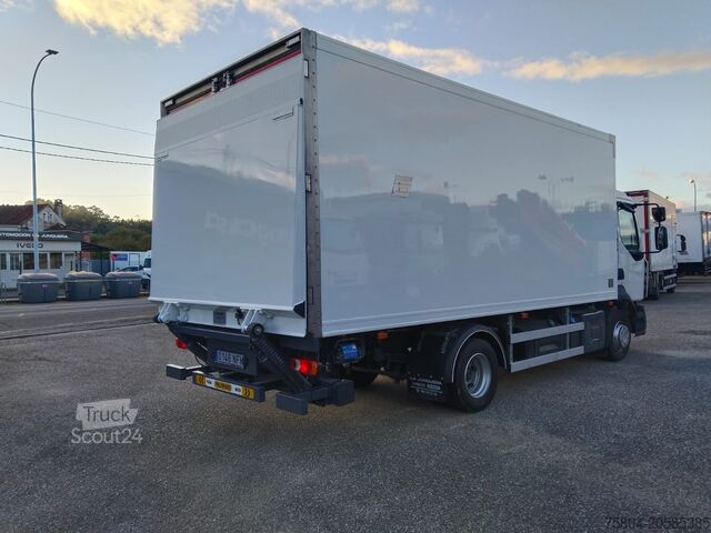 Ciężarówka chłodnia Renault D12.210