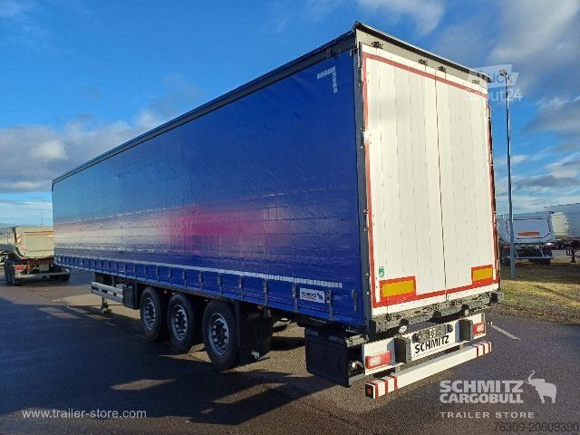 Atvērta puspiekabe ar tentu Schmitz Cargobull Curtainsider Standard Getränke