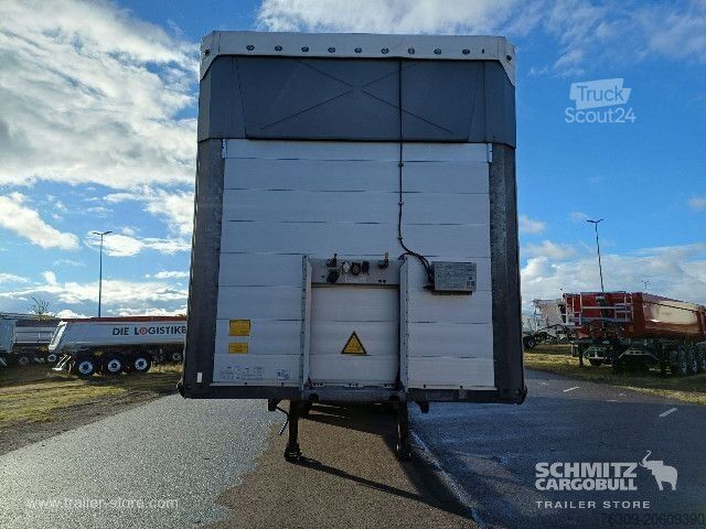 Öppen semitrailer med kapell Schmitz Cargobull Curtainsider Standard Getränke