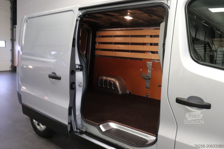 Furgons Renault Trafic 2.0 dCi L2 EURO 6 - Airco - Cruise - Tre...