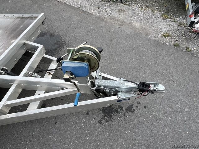 Plošinové přívěsy a univerzální transportéry SCHARFEN Typ 13 Alu Plattform/Universaltransporter