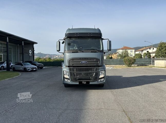Trækker FORD TRUCKS LEGACY 1845T