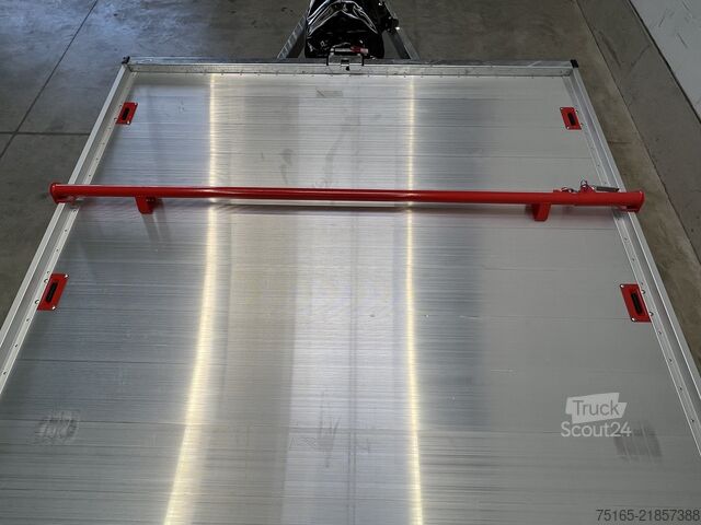 Car carrier van Vezeko Jumbo Light 35.56 E-Winde Autotransporter