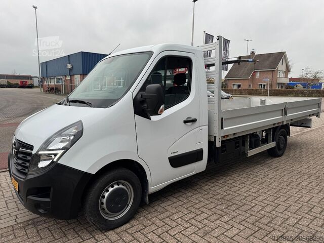 Sunkvežimis su platforma ir kranu Opel Movano