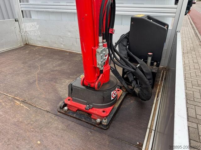 Sunkvežimis su platforma ir kranu Opel Movano