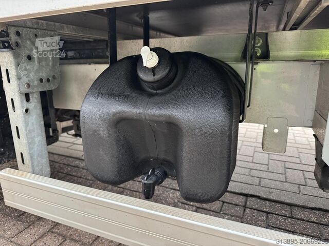 Sunkvežimis su platforma ir kranu Opel Movano