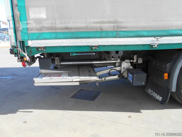 Caminhão com plataforma e lona SCANIA R450 6x2 CENTINA + SPONDA