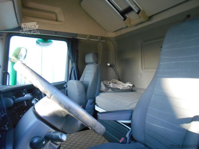 Caminhão com plataforma e lona SCANIA R450 6x2 CENTINA + SPONDA