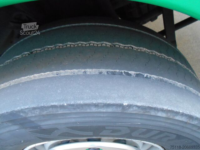 Caminhão com plataforma e lona SCANIA R450 6x2 CENTINA + SPONDA