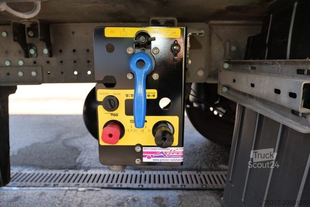 Rashladna poluprikolica SCHMITZ CARGOBULL SKO 18 /LBW BÄR 2500 kg / CARRIER 1550 / ROLLTOR