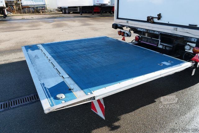 Rashladna poluprikolica SCHMITZ CARGOBULL SKO 18 /LBW BÄR 2500 kg / CARRIER 1550 / ROLLTOR