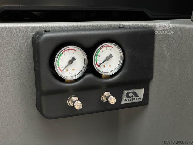 Kemperis ADRIA Twin Max 680 SGX *MAN*Automatik*ACC*Hubbett*