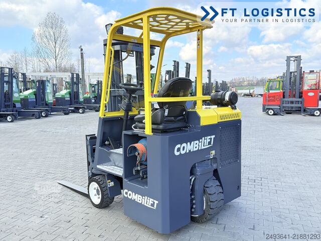 Stivuitor cu patru direcții Combilift CB2500 GAS TRIPLEX 4900 FORK POSITIONER