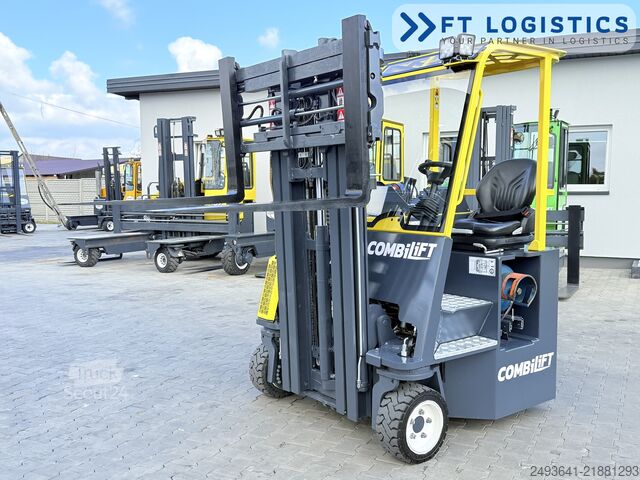 Stivuitor cu patru direcții Combilift CB2500 GAS TRIPLEX 4900 FORK POSITIONER