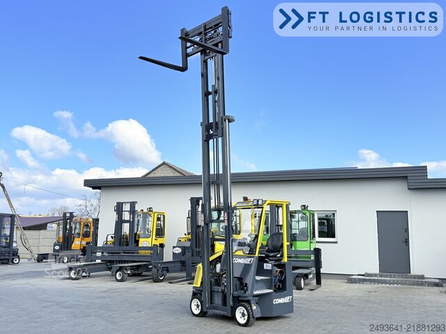 Stivuitor cu patru direcții Combilift CB2500 GAS TRIPLEX 4900 FORK POSITIONER