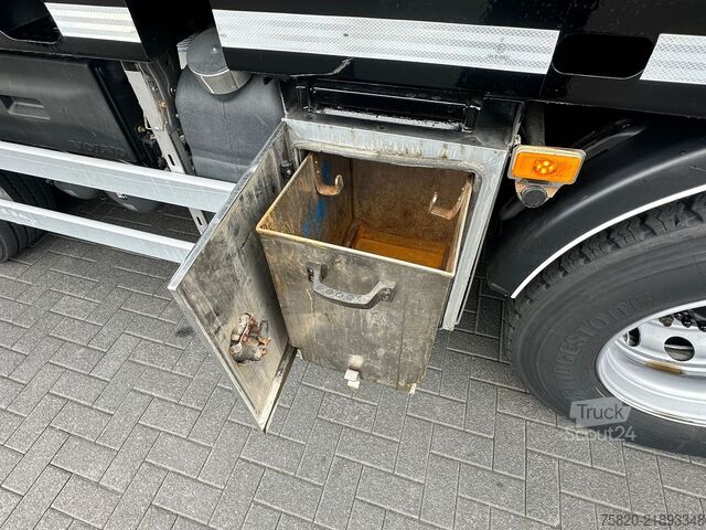 Vrachtwagen met kraan Volvo FH 8X4 BAKWAGEN MET FASSI F1150RA.2.28 XHE-DYNA...