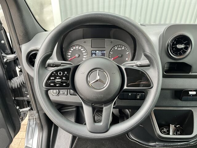 Nákladní automobil s plošinou a jeřábem Mercedes-Benz Sprinter 515 CDI Automaat Hiab 029 Laadkraan Li...