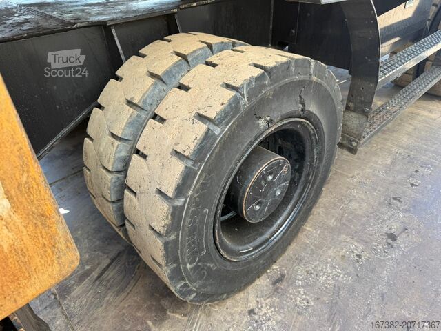 Materiālu apstrādes mašīna Caterpillar MH3022