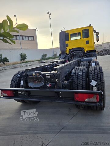 Truck chassis iveco Trakker