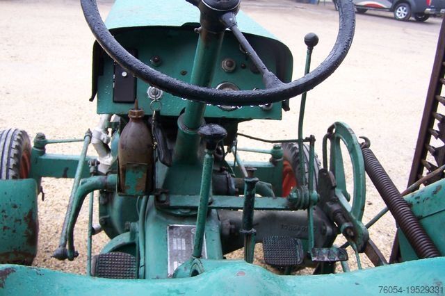 Tractor KRAMER K15*MITFUNKTIONSTÜCHTIGEMMÄHWERK