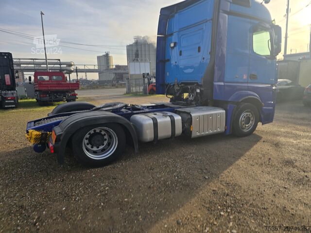 Standardowy ciągnik siodłowy MERCEDES-BENZ 1845 Big Space LowLiner