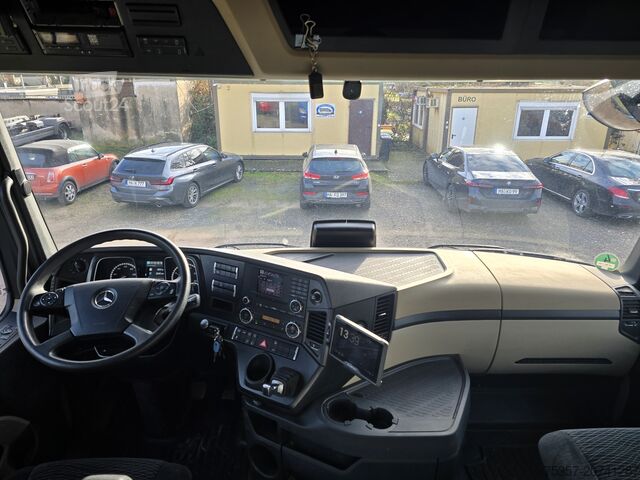 Standardowy ciągnik siodłowy MERCEDES-BENZ 1845 Big Space LowLiner