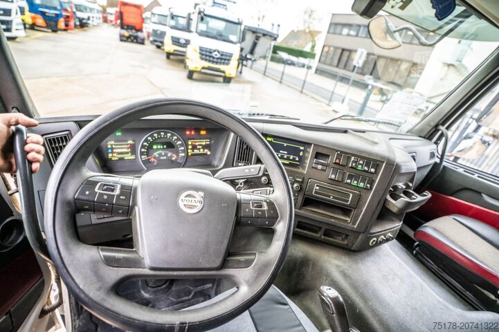 Standard tractor VOLVO FMX 460 GLOB + HYDR