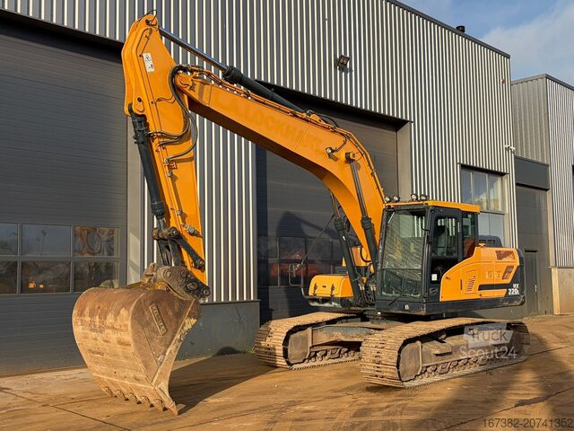 Pelle sur chenilles Hyundai HX220L