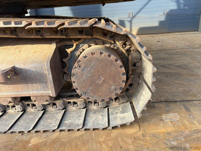 Pelle sur chenilles Hyundai HX220L