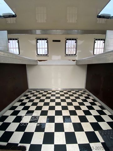 Veewagen MERCEDES-BENZ ATEGO 1328 6 Pferde nur 71 TKM