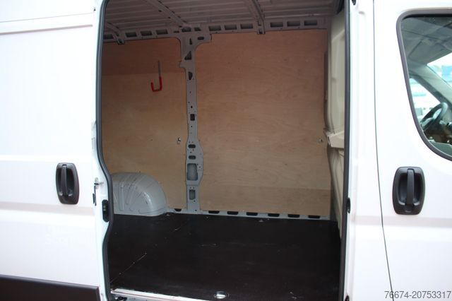 Panel van FIAT Ducato 35 L2H2 180 Automatik Kamera Navi