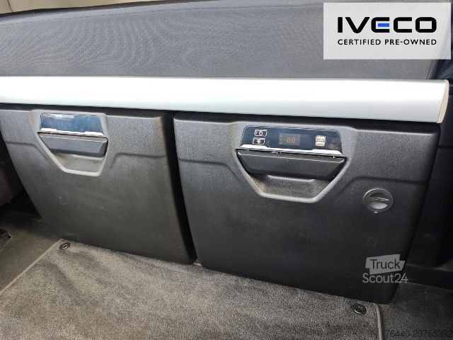 Standardowy ciągnik siodłowy IVECO Kipphydraulik