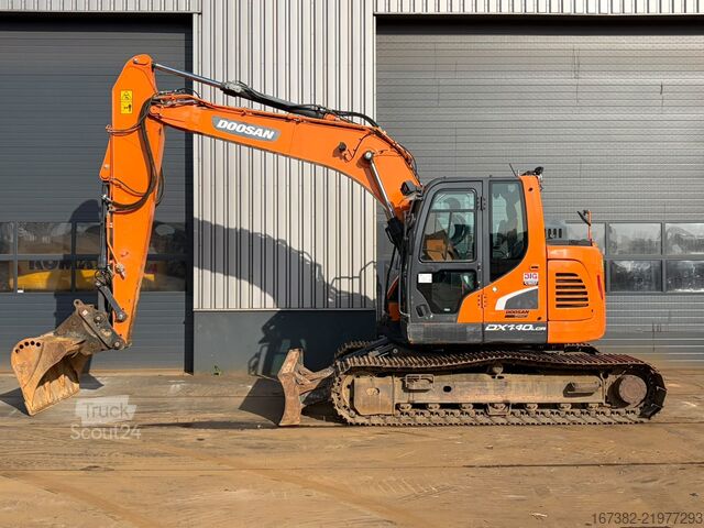 Excavadora sobre orugas Doosan DX140LCR-5