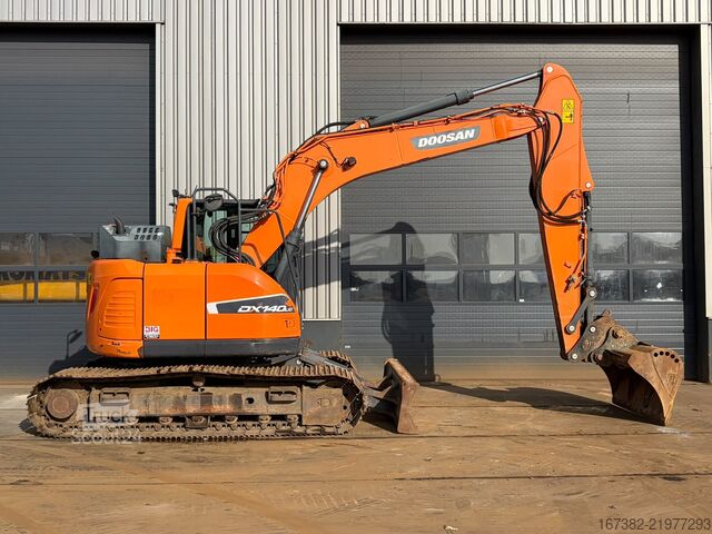 Excavadora sobre orugas Doosan DX140LCR-5