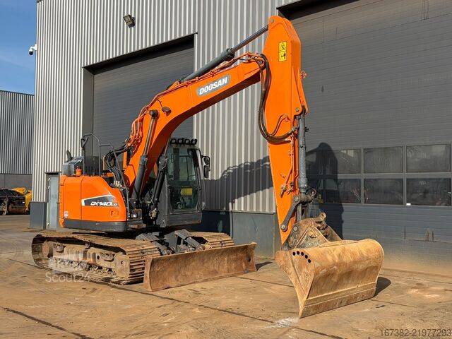 Excavadora sobre orugas Doosan DX140LCR-5