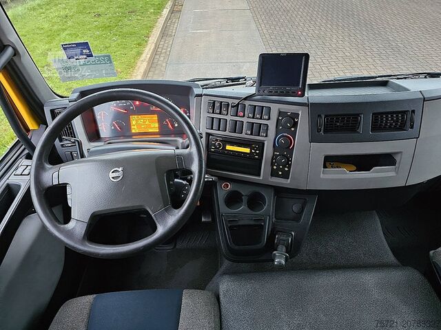Fourgon porte-voitures VOLVO FL 210.12