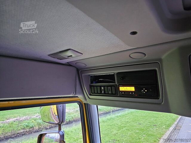 Fourgon porte-voitures VOLVO FL 210.12