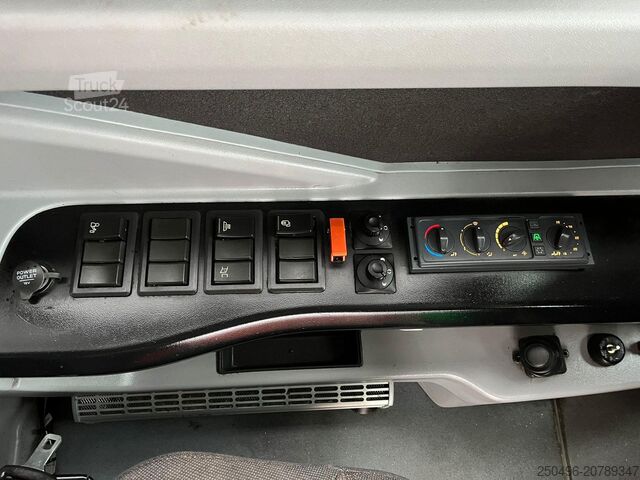 Міський автобус Volvo B8RLE 8900 4x2 47 SEATS / AC / AUXILIARY HEATING