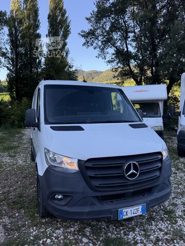 Kısa dingil mesafeli alçak tavanlı panelvan Mercedes-Benz Sprinter 315